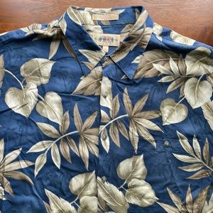 Festive Vintage Mens Hawaiian Shirt, labeled XL